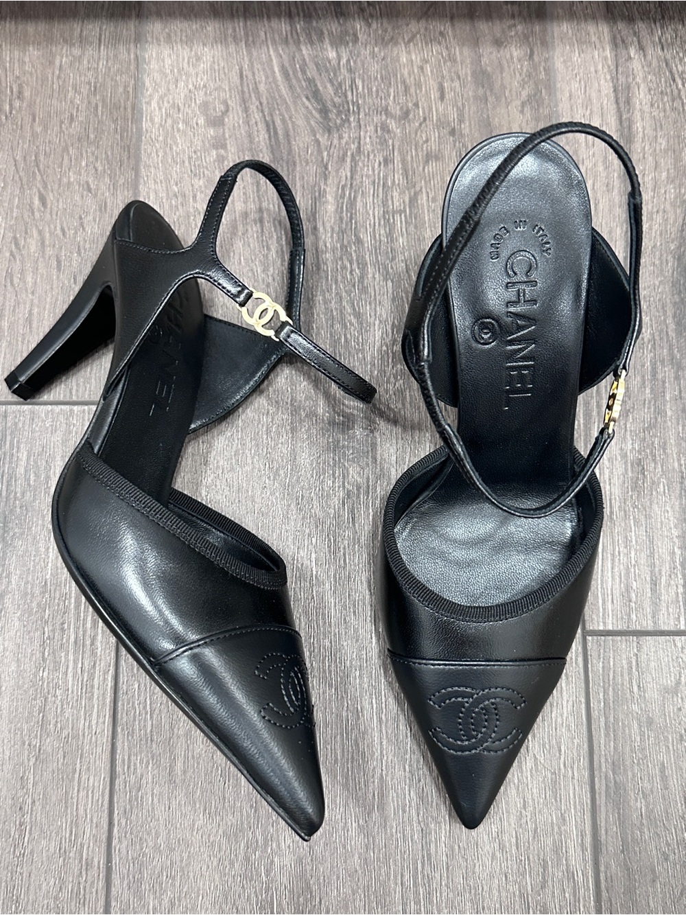 2026 CHANEL BLAZY BLACK LEATHER POINTY TOE GOLD CC LOGO SANDALS HEELS SHOES 35.5